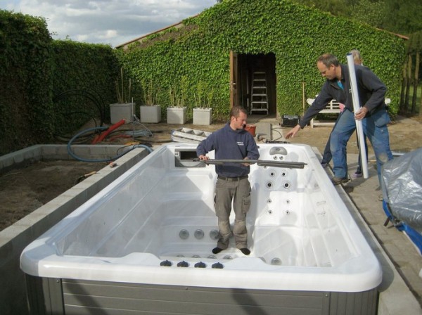 engineers installing the pool & decking